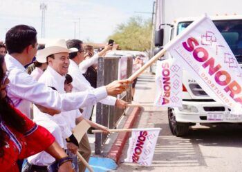 Gobernador Durazo arranca distribución de libros de texto y desayunos gratuitos para alumnos de educación básica