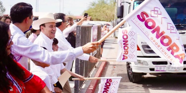 Gobernador Durazo arranca distribución de libros de texto y desayunos gratuitos para alumnos de educación básica