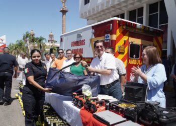 Tiene Bomberos Navojoa más equipo, instrumental y ambulancia super moderna