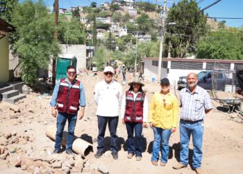 Supervisa alcalde avance  en pavimentación de calles