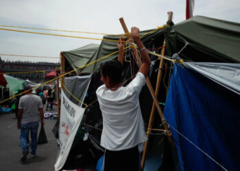 Ante inminente levantamiento del plantón, CNTE afirma que seguirá buscando la unidad