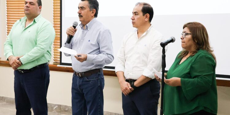 Apoya Javier Lamarque en audiencia pública y da respuesta a solicitudes ciudadanas
