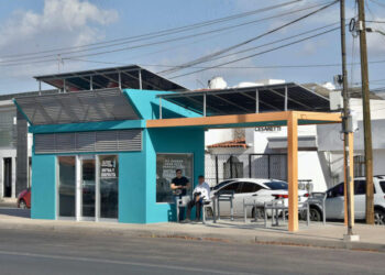 Equipa Ayuntamiento de Hermosillo con botón de pánico y cámara exterior las paradas de camión refrigeradas