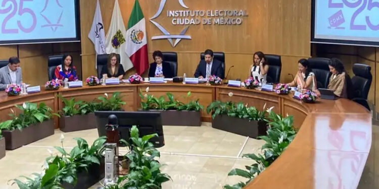 IECM inicia jornada electoral; entregados, 100% de paquetes