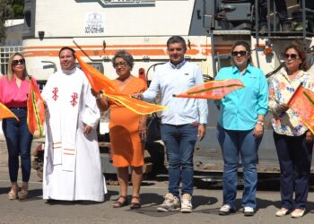 Alcalde ‘Beto’ Vázquez da banderazo de arranque a la obra de rehabilitación de la calle Azucena