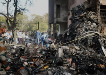 Hallan 204 cadáveres tras accidente de avión en Ahmedabad, India