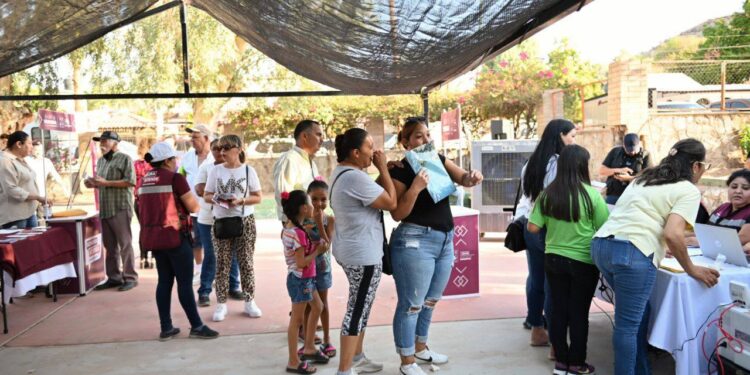 Gobernador Durazo acerca servicios gratuitos a familias del Coloso Alto con feria de “Sonora Atiende”