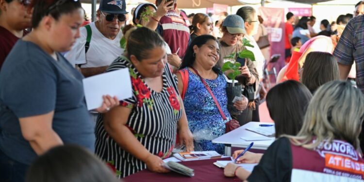 Con Sonora Atiende, Gobernador Durazo lleva servicios gratuitos a la colonia Pueblitos