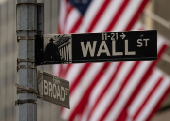 A la el peso mexicano sobre los 18.98 por dólar