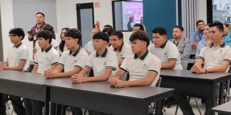 Fortalece Gobierno de Sonora crecimiento profesional de estudiantes de bachillerato