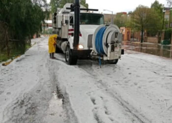 Fuerte granizada causa estragos en Zumpango, Edomex