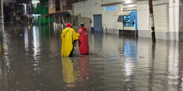 Lluvias afectan más de 170 viviendas de San Mateo Atenco y Metepec