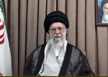 Irán «nunca se rendirá»: Ali Jamenei; advierte a EU “daños irreparables»