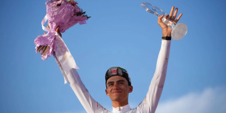 Isaac del Toro, nuevo héroe del ciclismo