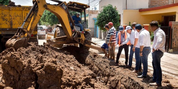 El presidente de Cajeme Javier Lamarque supervisa obras de OOMAPASC