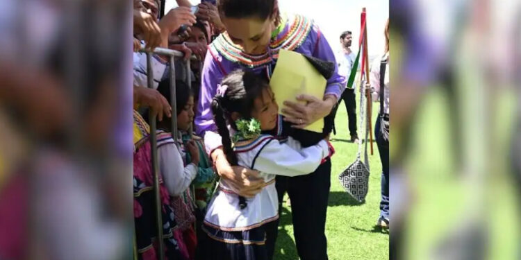 Se reune Claudia Sheinbaum con los diversos pueblos originarios de la Sierra del Nayar