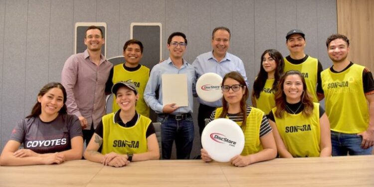 Impulsa Toño Astiazarán talento deportivo con apoyo a Selección Sonora de Ultimate Freesbe