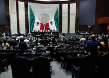 Tras debate de 10 horas, avalan ley de inteligencia