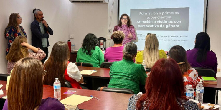Gobierno de Sonora capacita en atención a mujeres víctimas de violencia de género