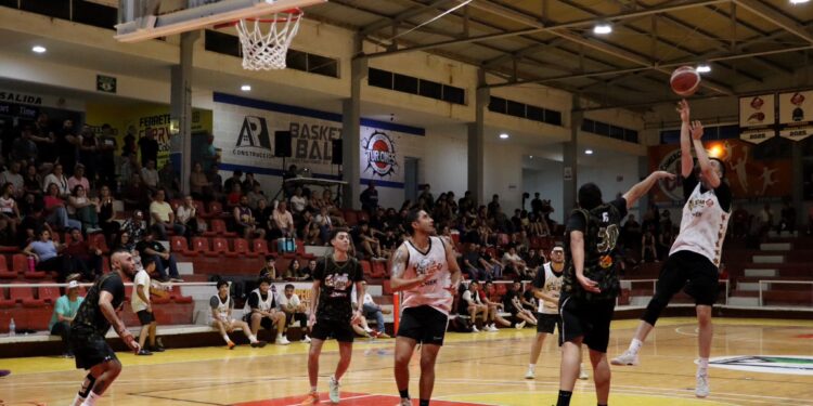 Felicitan a los jugadores que formaron parte del Juego de Estrellas de la Liga Municipal de Básquetbol