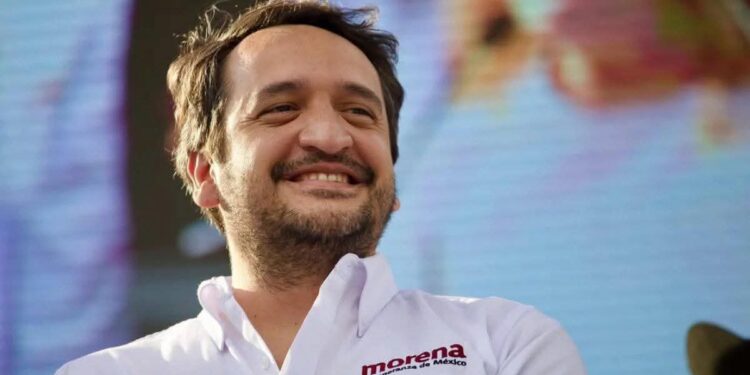 Andrés Manuel López Beltrán «Ausente».