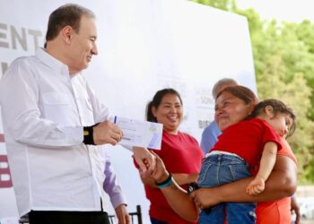 Con inversión social histórica, transporte renovado y calles rehabilitadas, Gobernador Durazo cumple a familias del su