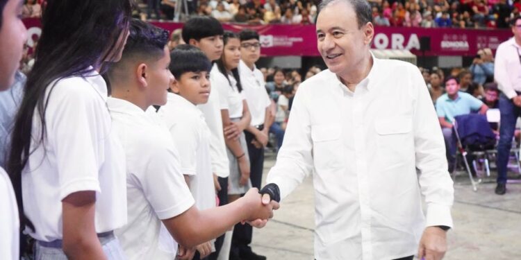 Gobernador Durazo transforma la educación de más de 450 mil estudiantes con Becas Sonora de Oportunidades