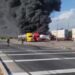 UMPC Y BOMBEROS controlan incendio tras choque entre  PIPA de COMBUSTIBLE y TREN