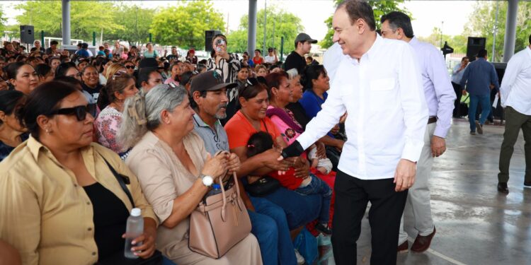 Familias del sur de Sonora agradecen a Gobernador Durazo entrega de estímulos económicos