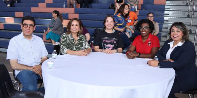 Confía alcalde en capacidad de las juventudes nogalenses