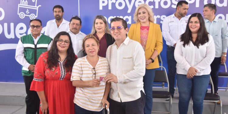 Entrega DIF SONORA 51 Proyectos productivos de “YO PUEDO” a personas con discapacidad