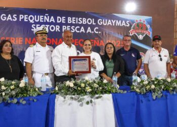 Participa la doctora Karla Córdova González en la inauguración del Torneo Nacional de Ligas Pequeñas, categoría 11-12