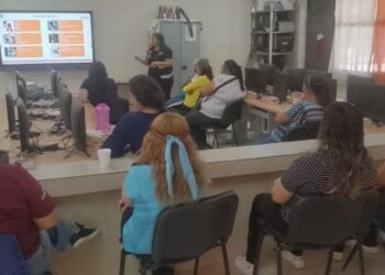 Imparte Gobierno de Sonora Escuela para Padres Promotores de la Paz en Arizpe