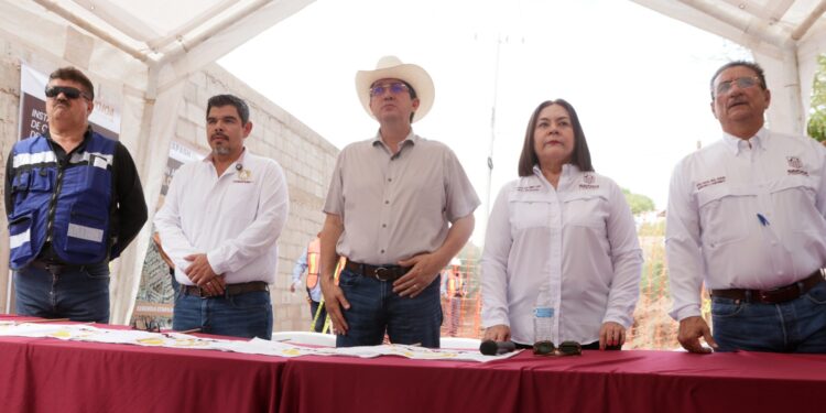 ELÍAS RETES CUMPLE: Banderazo a Inicio de Segunda etapa del colector Nogalitos