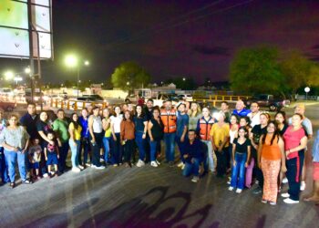 Cumple Toño Astiazarán a vecinos del norponiente con pavimentación con concreto hidráulico y puente peatonal y vehicular