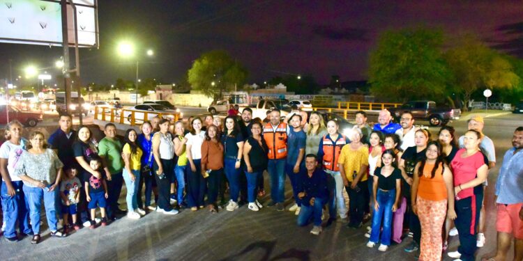 Cumple Toño Astiazarán a vecinos del norponiente con pavimentación con concreto hidráulico y puente peatonal y vehicular
