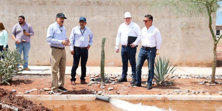 Supervisa Javier Lamarque los últimos detalles de equipamiento y operación del pozo «MISIÓN DEL PRADO»