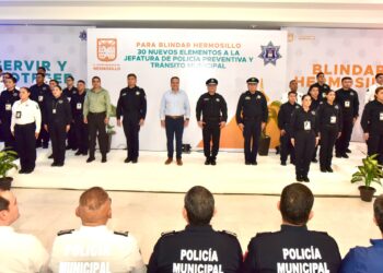 Refuerza Toño Astiazarán acciones en seguridad con nuevos agentes a la Policía Preventiva y Tránsito Municipal