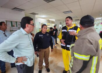 Reunión emergente realiza alcalde  por inundación de  hospital