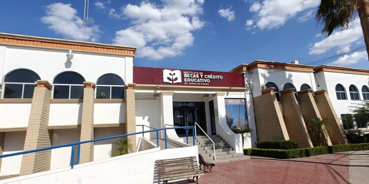 Gobierno de Sonora brindará atención del Instituto de Becas y Crédito durante vacaciones de verano