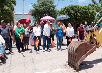 OBRAS QUE TRANSFORMAN: Inicia rehabilitación de calle triticale en la colonia  MAXIMILIANO R. LÓPEZ