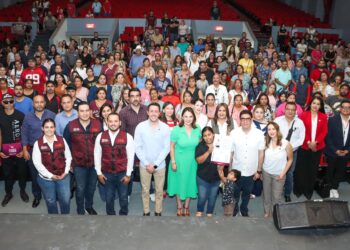 Entregan tarjetas de “Fortalecimiento Económico” en Nogales