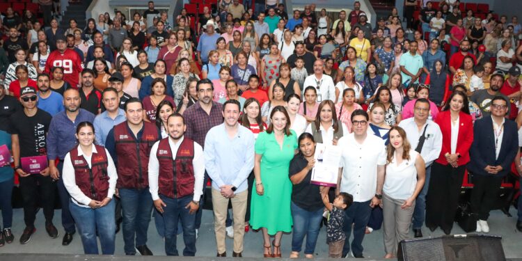 Entregan tarjetas de “Fortalecimiento Económico” en Nogales