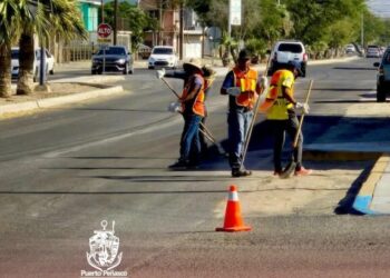 Arranca brigada de limpieza de calles en Puerto Peñasco
