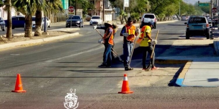 Arranca brigada de limpieza de calles en Puerto Peñasco
