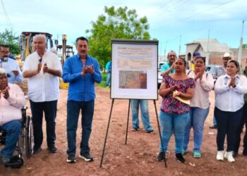 Llega el drenaje y agua potable al rodeo con arranque de obra de Javier Lamarque
