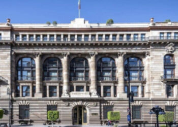 Mejoran pronósticos de crecimiento, pero sube la inflación