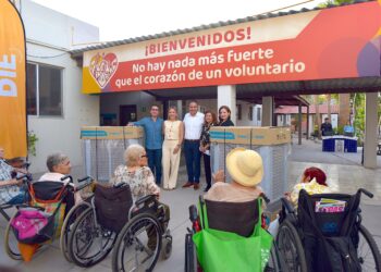 Con aportación de Carín León a través de Misión Solar se apoya a asociaciones como el asilo de ancianos: Alcalde