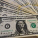 Los mercados operan con cautela, el dólar cae y el oro sube