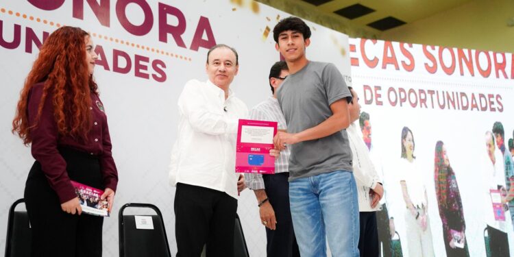 Gobernador Durazo impulsa la transformación de Nogales con más de mil becas universitarias y modernización carretera